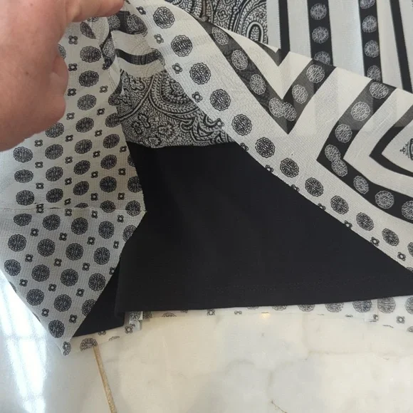 INC Size M Black and White print blouse with shoulder cutout. - Picture 6 of 10